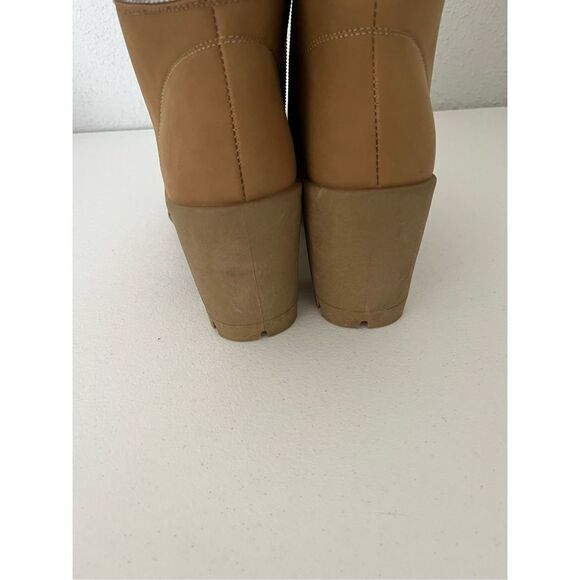 Sugar Woman Tan Block Heels Boots, Size 8.5 - Picture 7 of 9